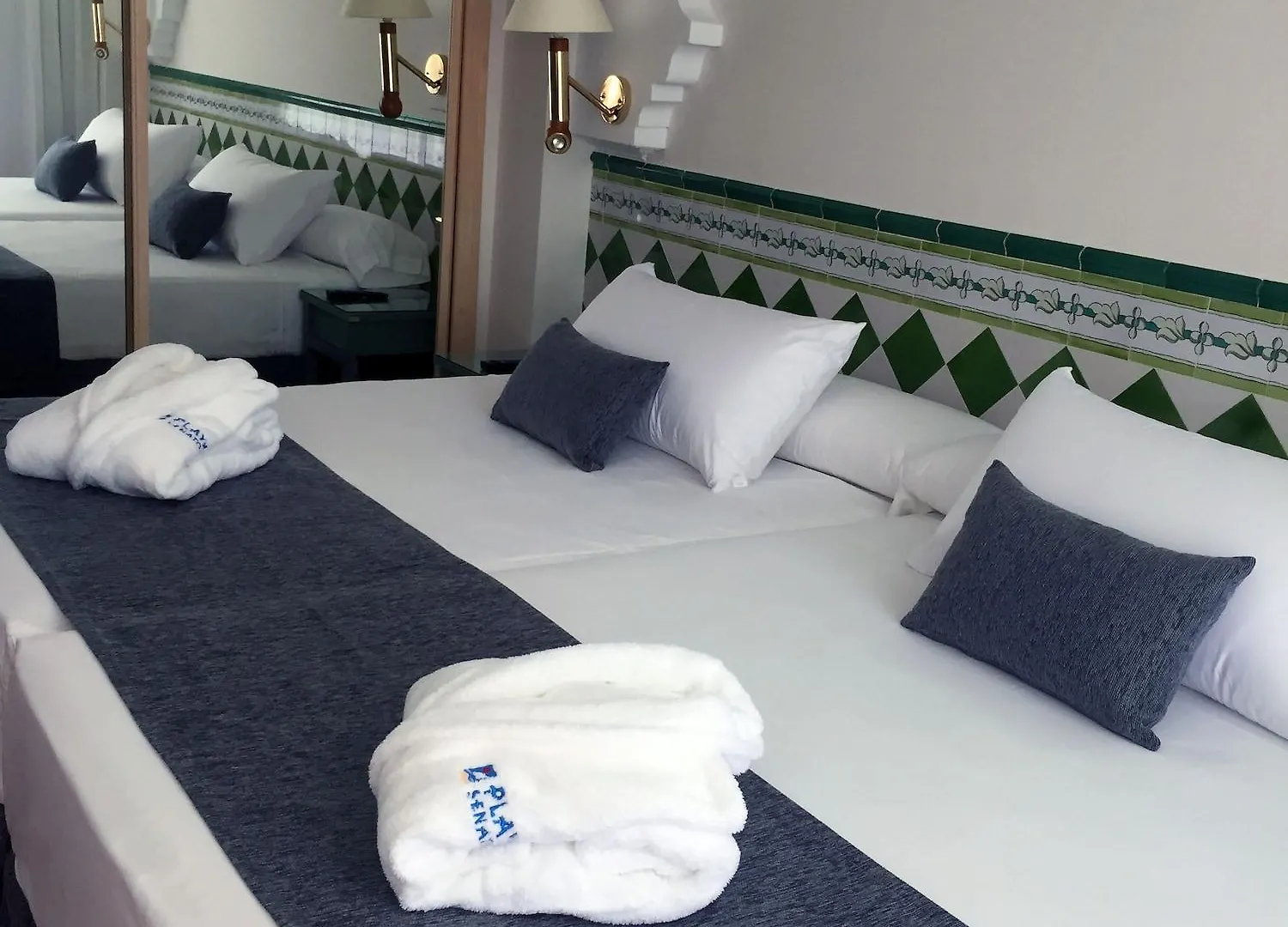 Playacalida Hotel Almunecar 4*,